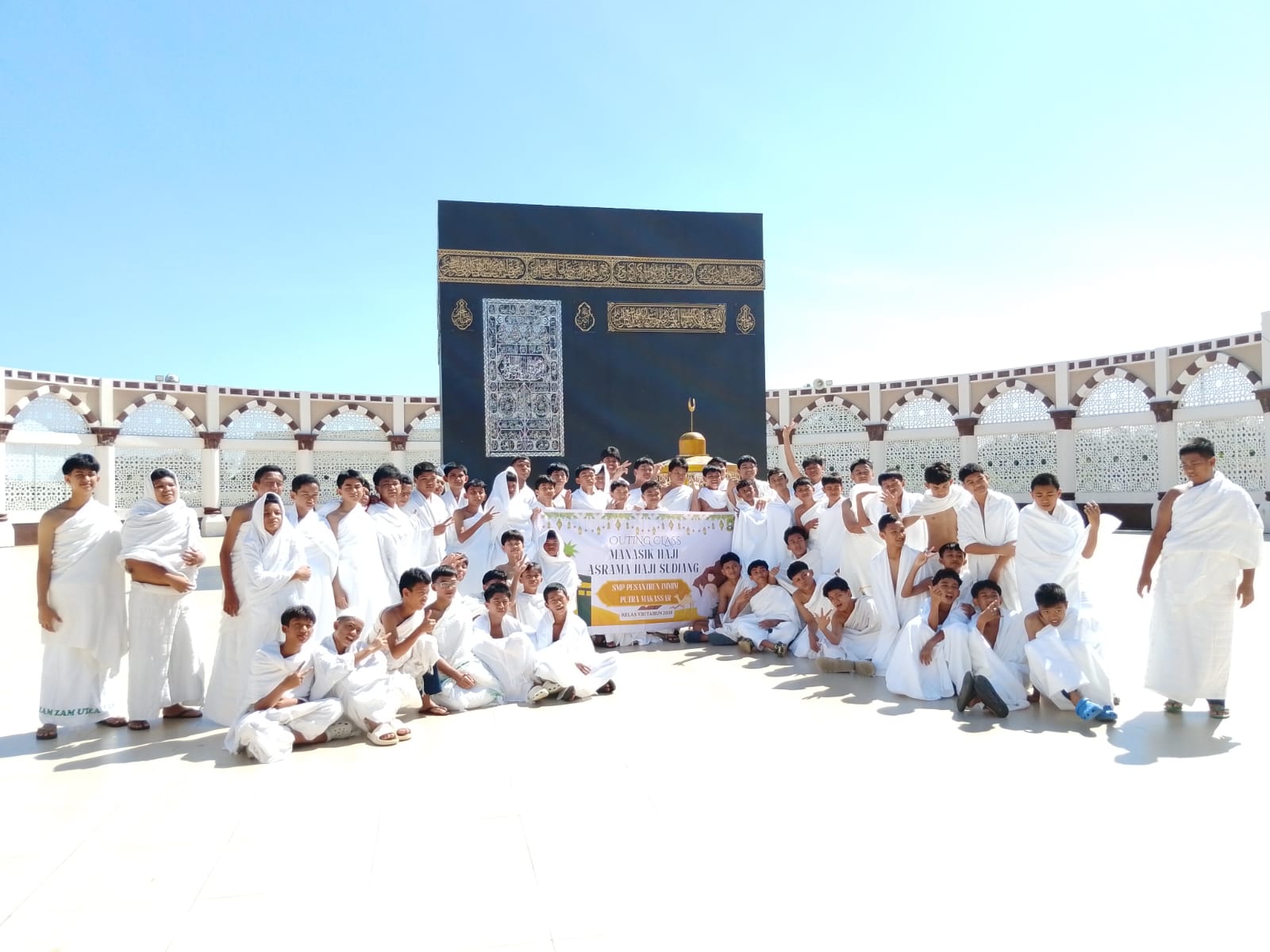 Outing Class Manasik Haji Santri Kelas 3 SMP Pesantren IMMIM Putra di Asrama Haji Sudiang