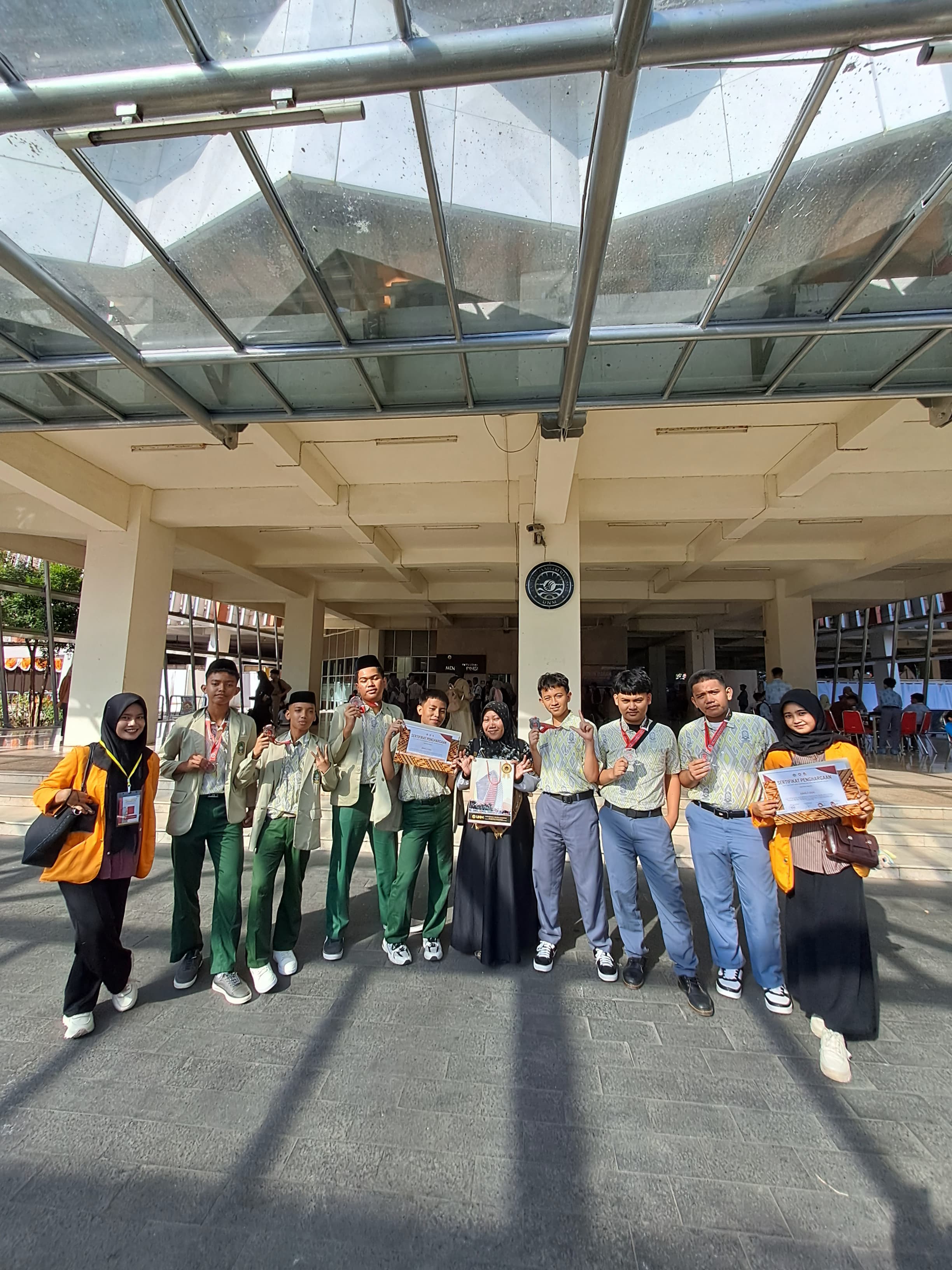 Santri IMMIM Raih Juara 2 dan 3 di Olimpiade Pendidikan Bahasa dan Sastra Pekan Pujangga UNM 2025